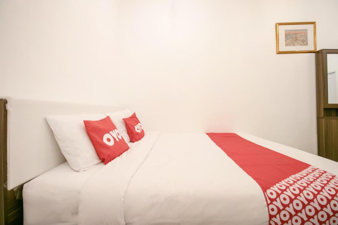 Oyo 568 Art Hotel Hua Lamphong Bangkok Exterior photo
