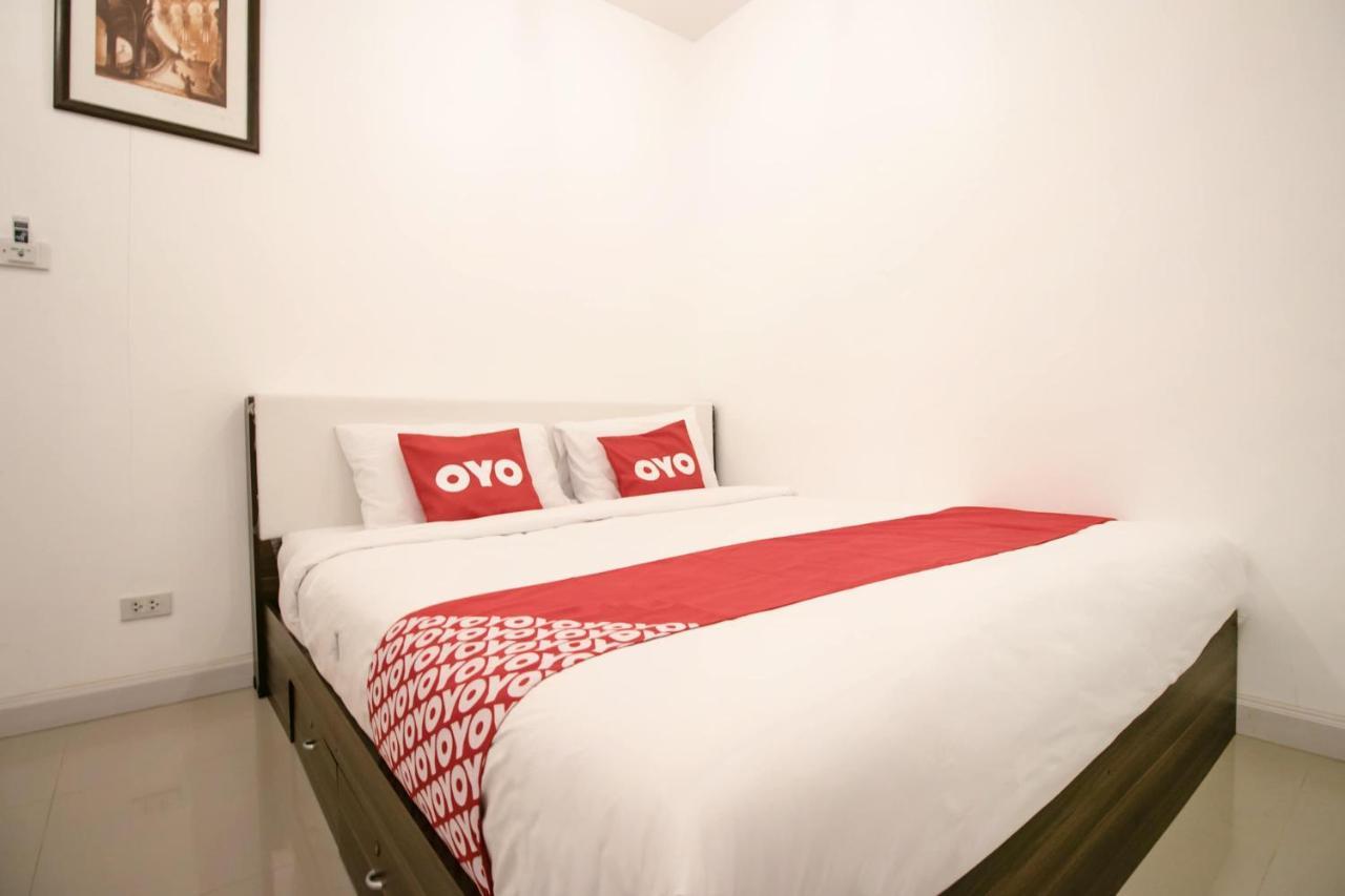 Oyo 568 Art Hotel Hua Lamphong Bangkok Exterior photo